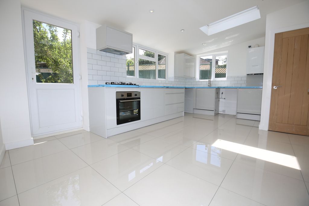 Property photo 2 of 17 Photo 04