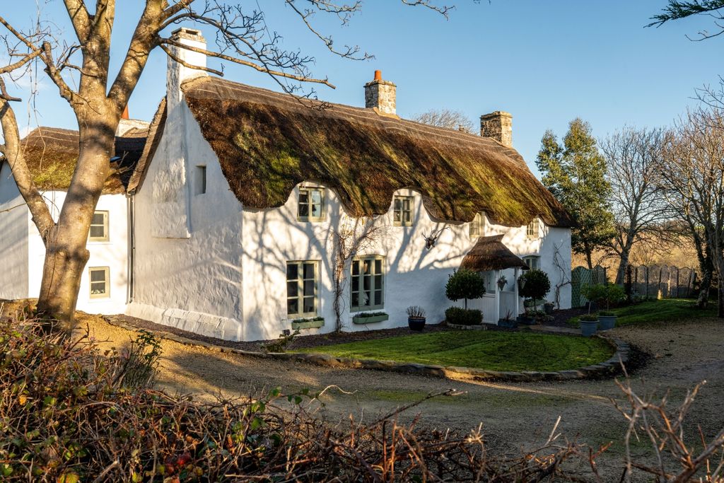 Property photo 1 of 41 Porthkerry Farm-1