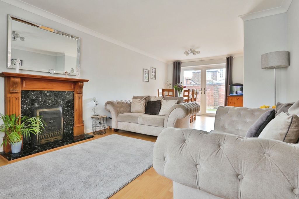 Property photo 1 of 18 3946741