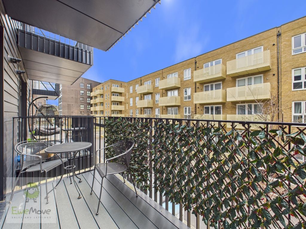 Property photo 3 of 10 Balcony