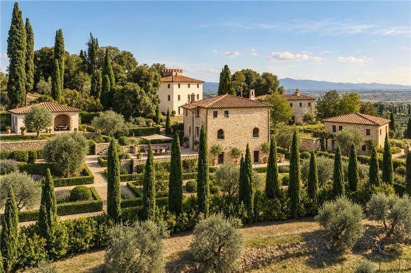 Property photo 1 of 62 Historic Estate With Villa And Great Potential In Arezzo Area, Tuscany