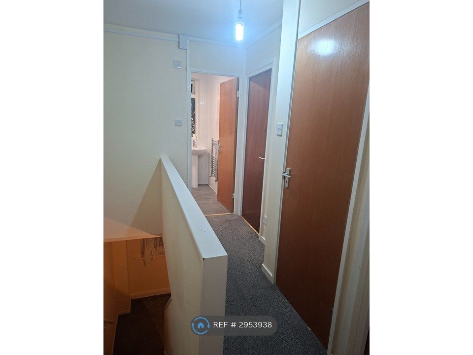 Property photo 2 of 31