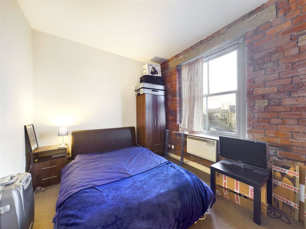 Property photo 3 of 6 Picture No. 04