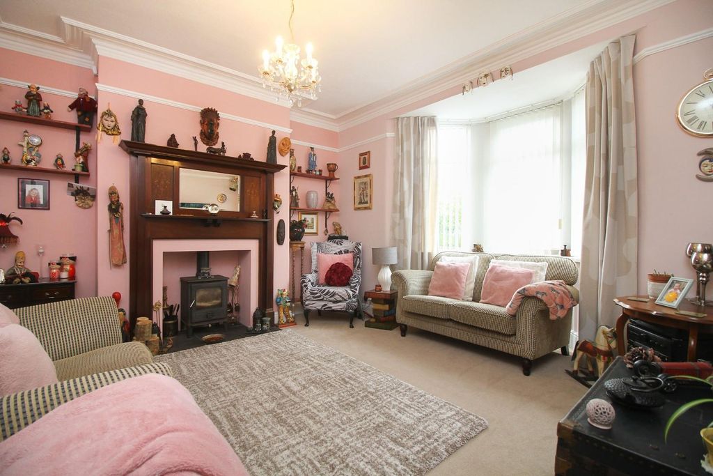 Property photo 2 of 13 2