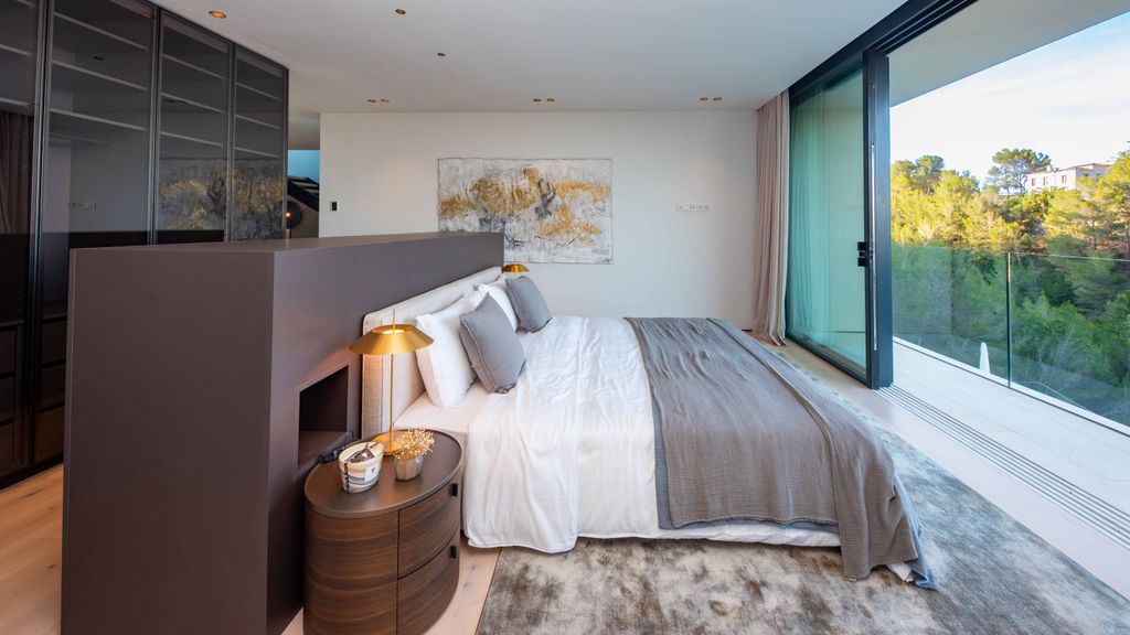 Property photo 3 of 17 81551 Small-21.Jpg