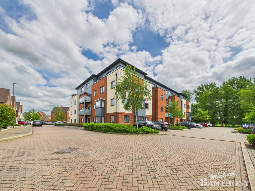 Property photo 1 of 17 Cam03852G0-Pr0301-Still020