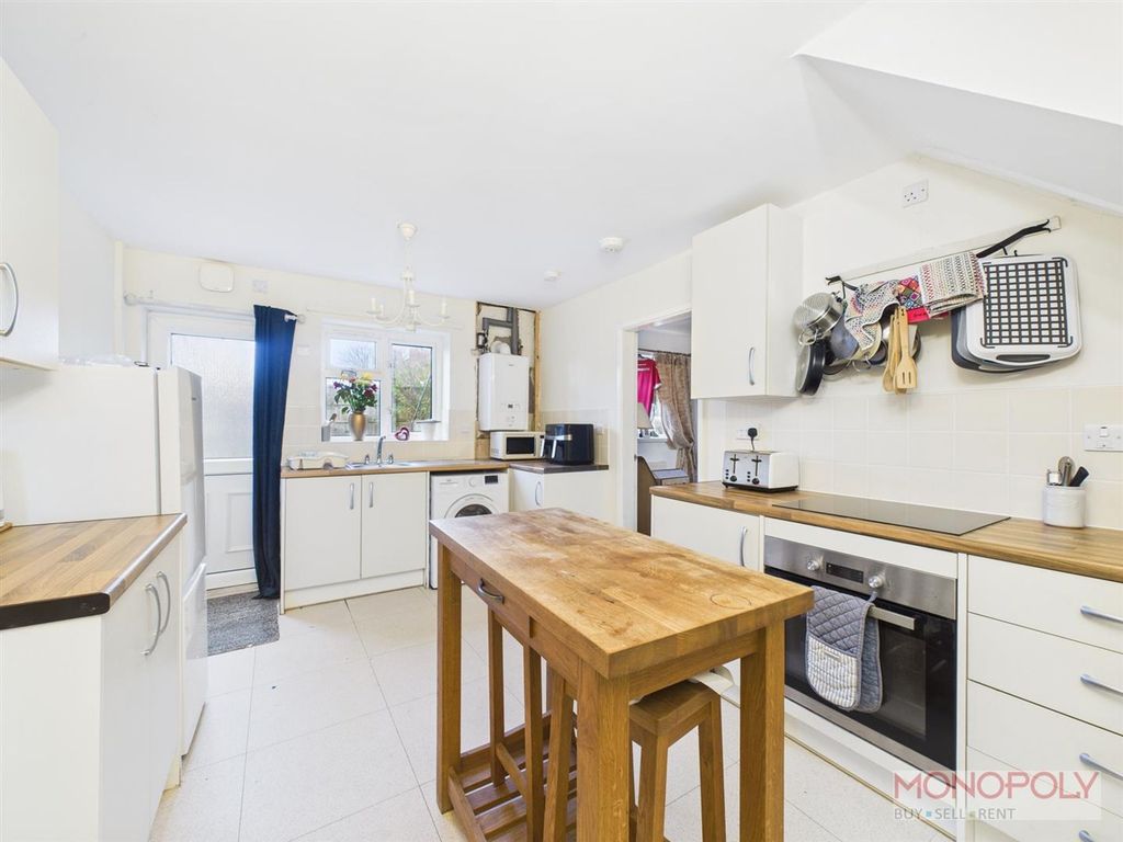 Property photo 3 of 9 Cam01943G0-Pr0597-Still003.Jpg