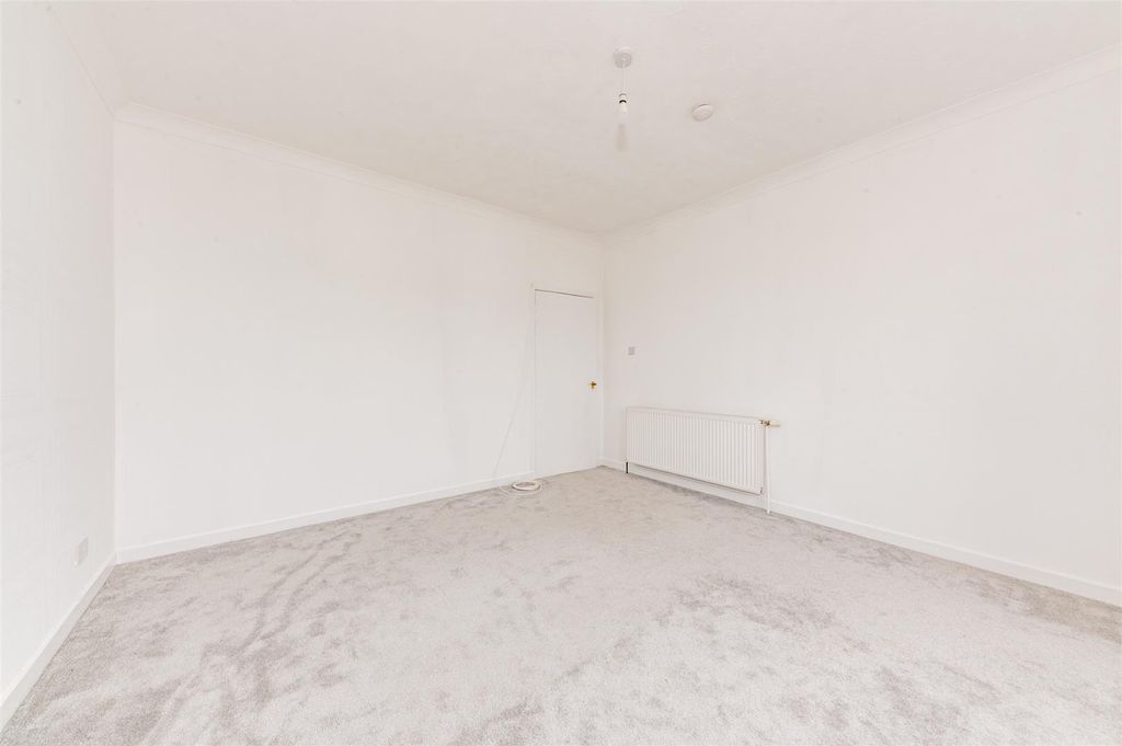 Property photo 3 of 9 Flat 5 47 Erskine Street Dundee-5.Jpg