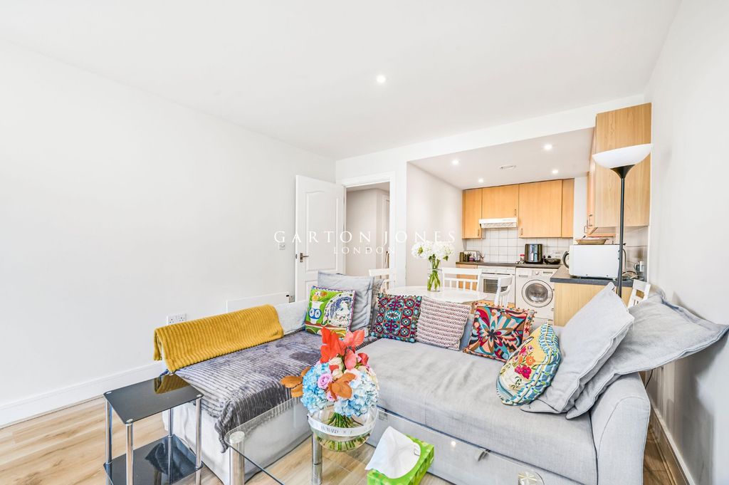 Property photo 3 of 17 Picture No. 26