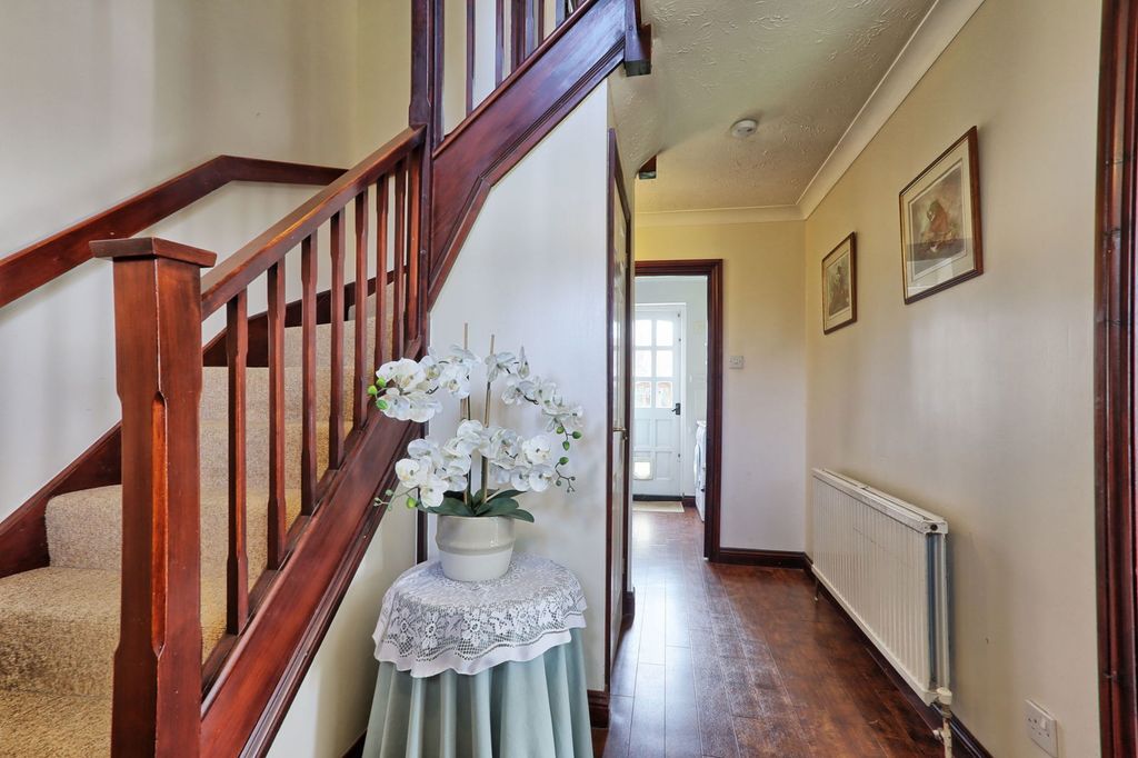 Property photo 3 of 44