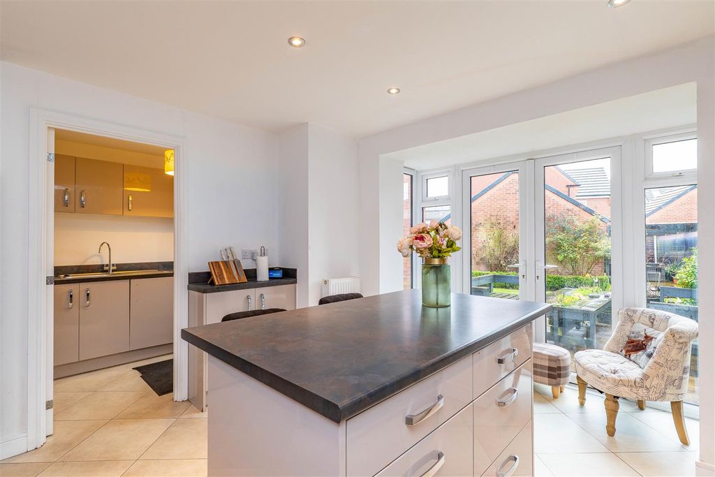 Additional image 9 of 6 bed detached house for saleWhiteleaf Place, Leyland PR25