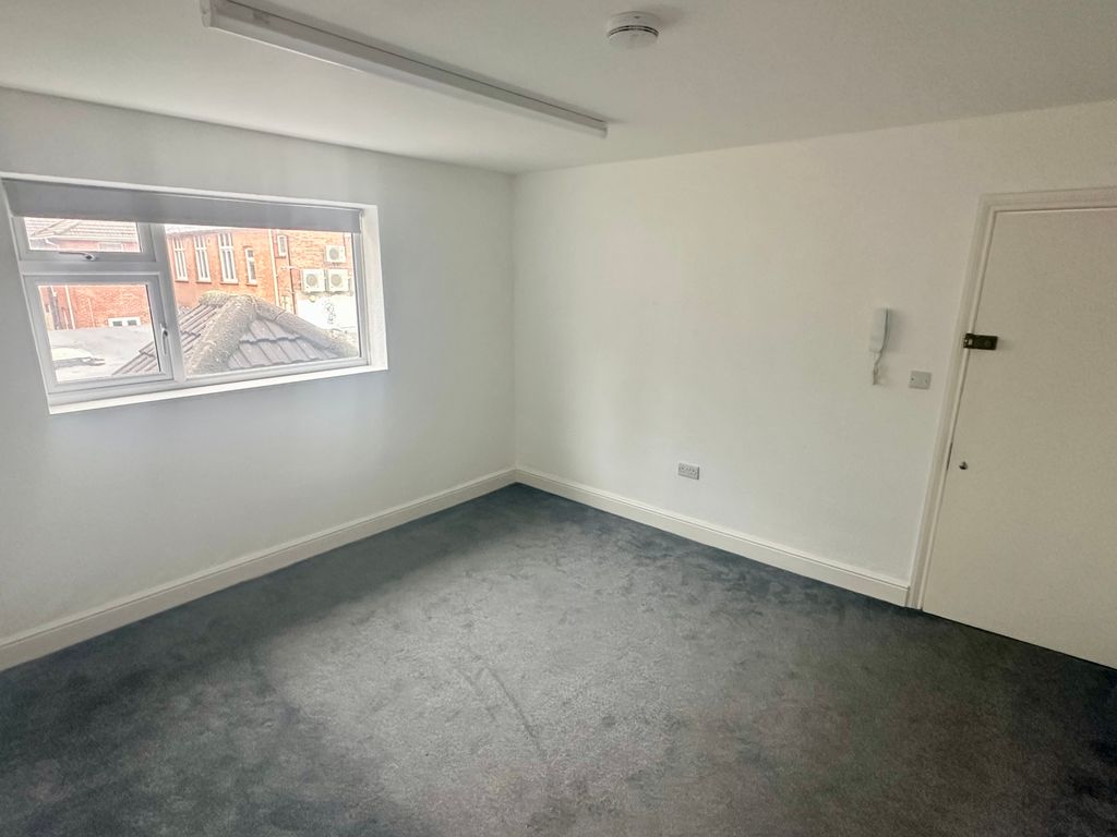 Property photo 3 of 8 Img_0325