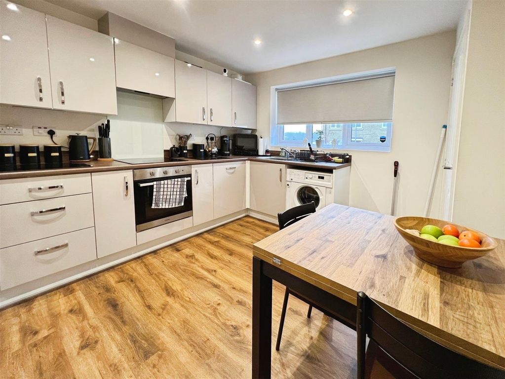 Property photo 3 of 20 Kitchen Diner