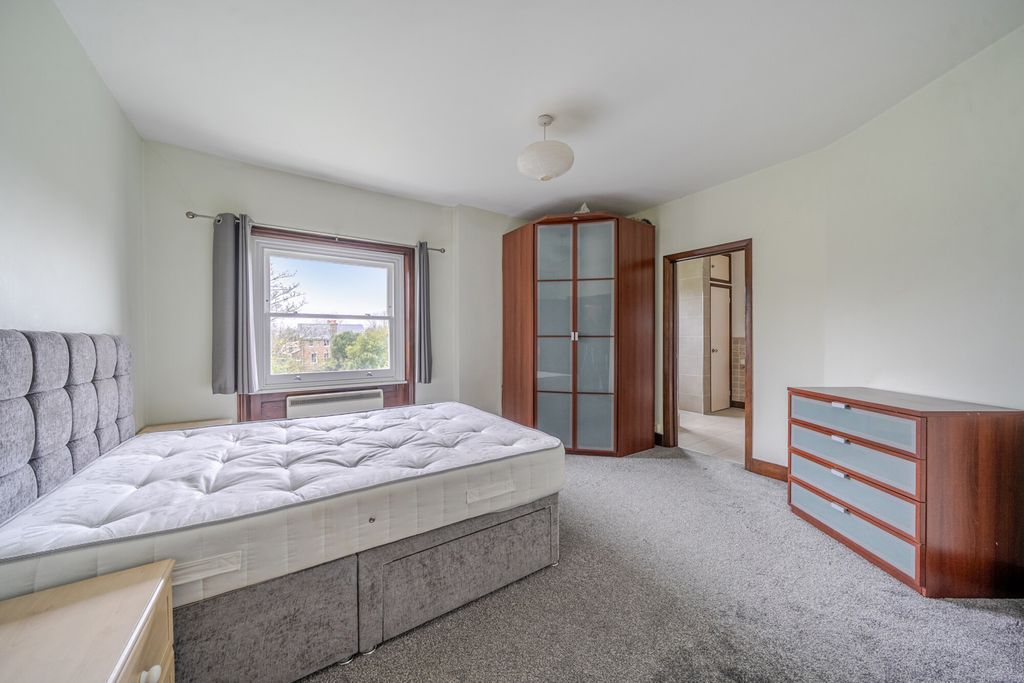 Property photo 3 of 16 Bedroom