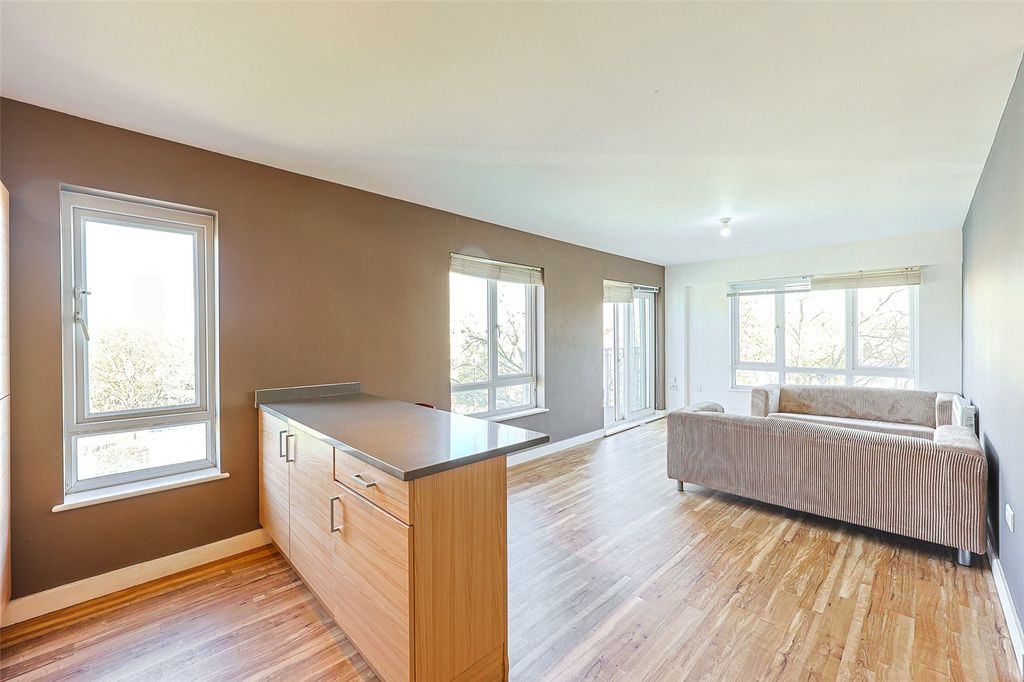 Property photo 3 of 21 Picture No. 19