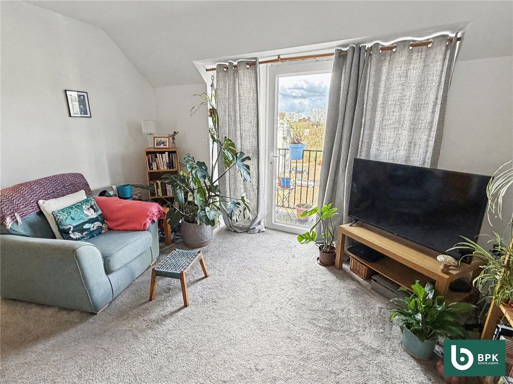 Property photo 3 of 12 Picture No. 33