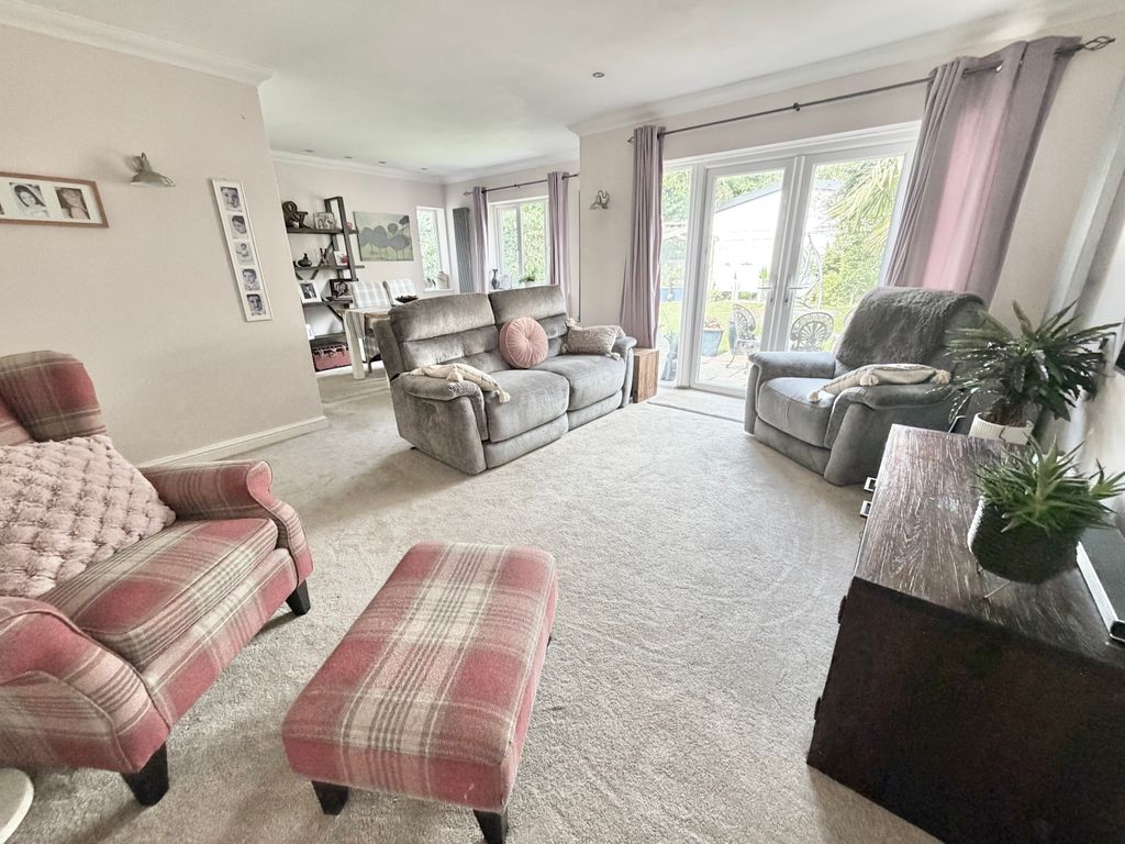 Property photo 3 of 19 Img_4113