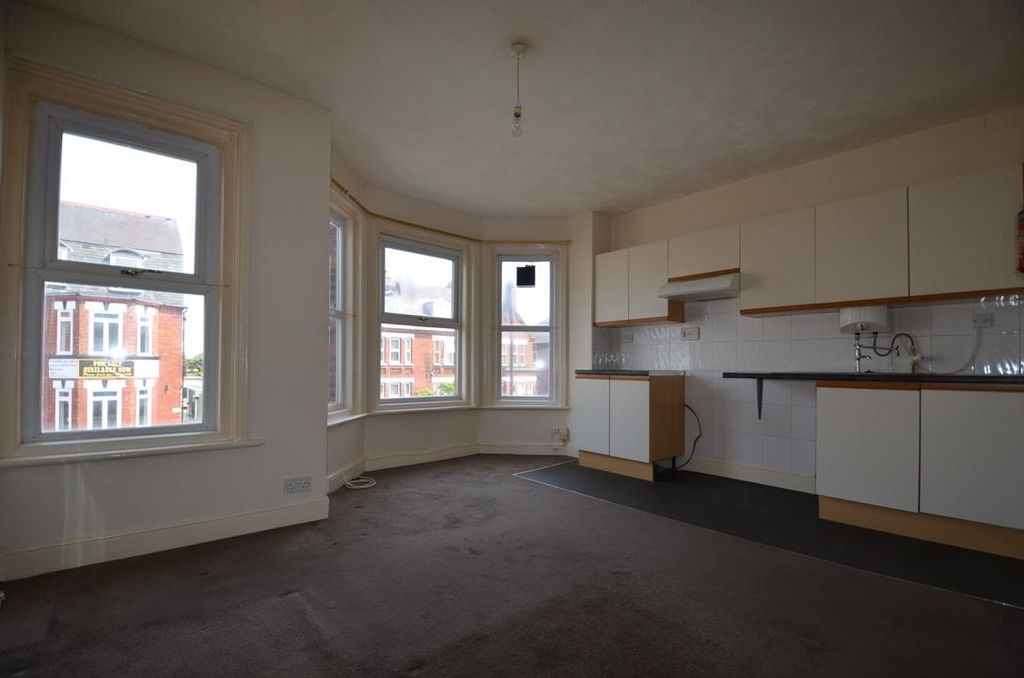 Property photo 2 of 22 D7A5D5C3-2870-4Ca5-Bed6-E8B5F66D44A7_1_105_c.Jpeg