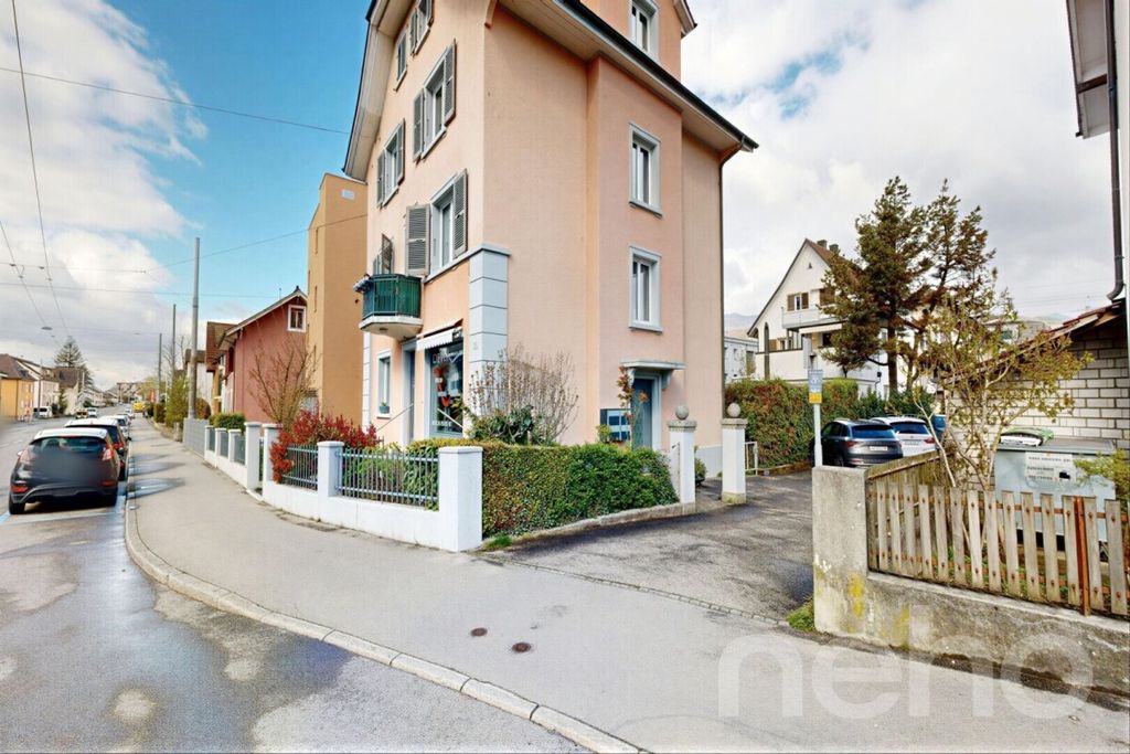 Property photo 3 of 12