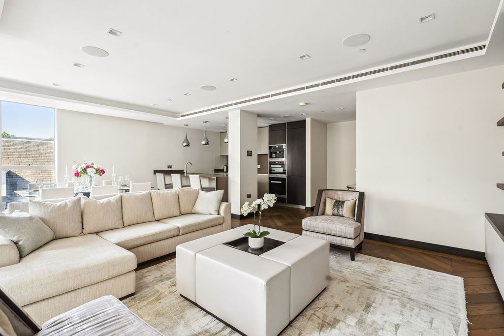 Property photo 2 of 32 Ws203698-03