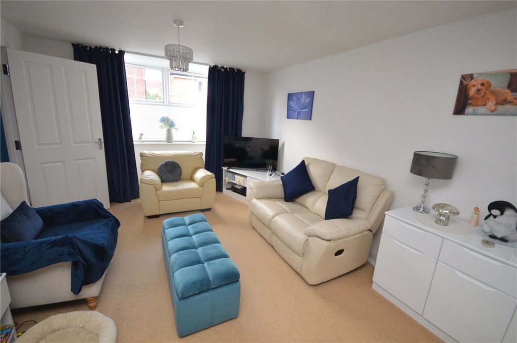 Property photo 3 of 13 Living Room