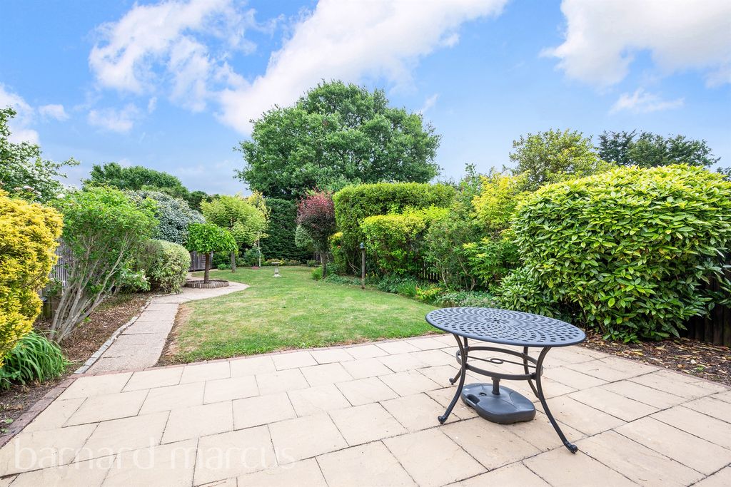 Property photo 2 of 12