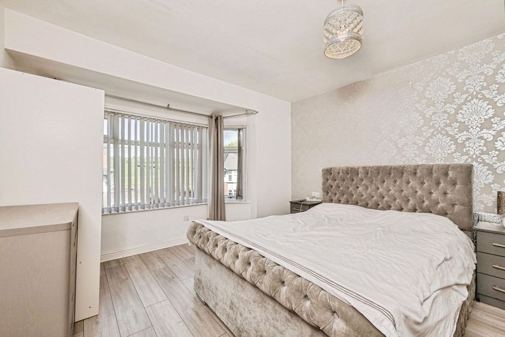 Additional image 10 of 3 bed semi-detached house for saleBerwick Avenue, Heckmondwike WF16