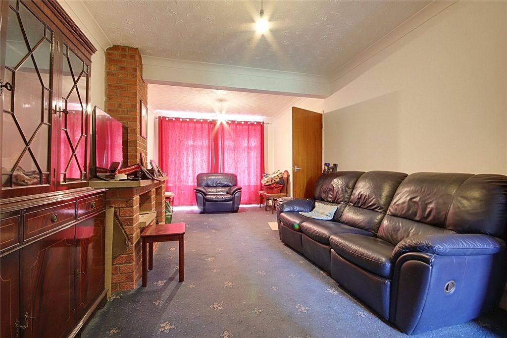 Property photo 3 of 8 Picture No. 05