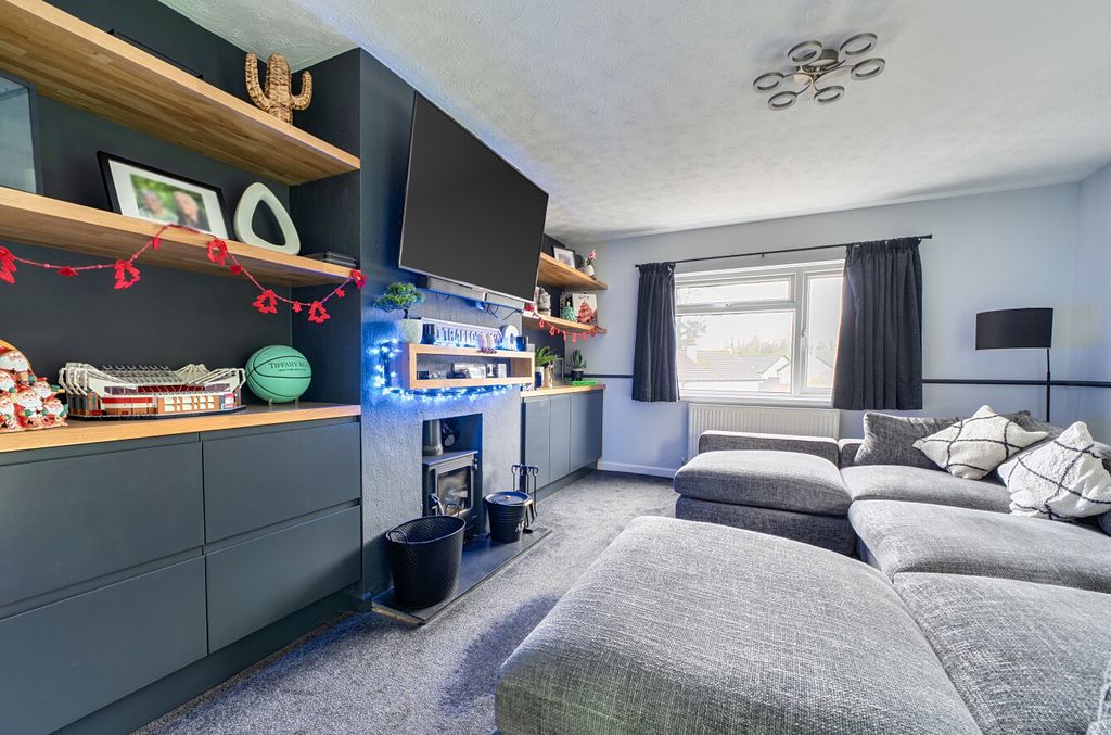 Property photo 2 of 22 1380555-3-6938216...