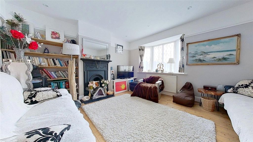 Property photo 2 of 13 Picture No. 11