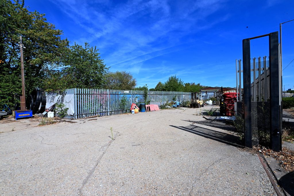 Property photo 3 of 6