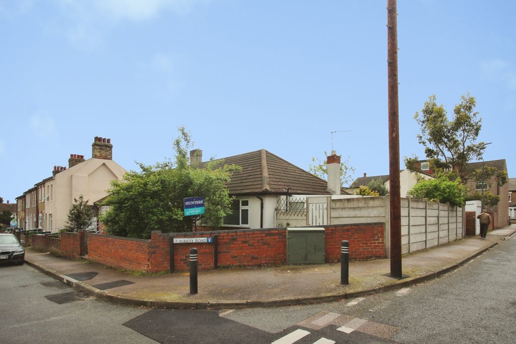 Property photo 1 of 39 Pbox-Img.Jpg