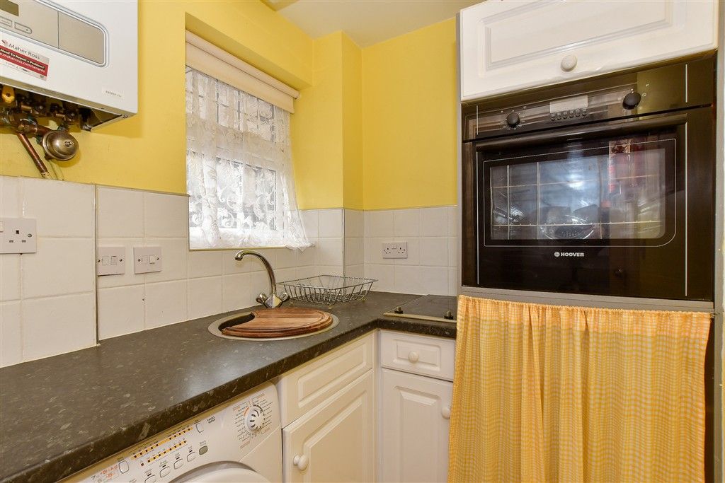 Property photo 2 of 10 Kitchen