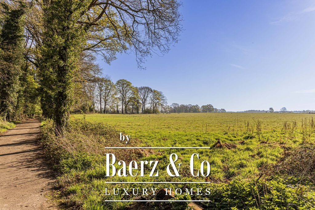 Property photo 1 of 28