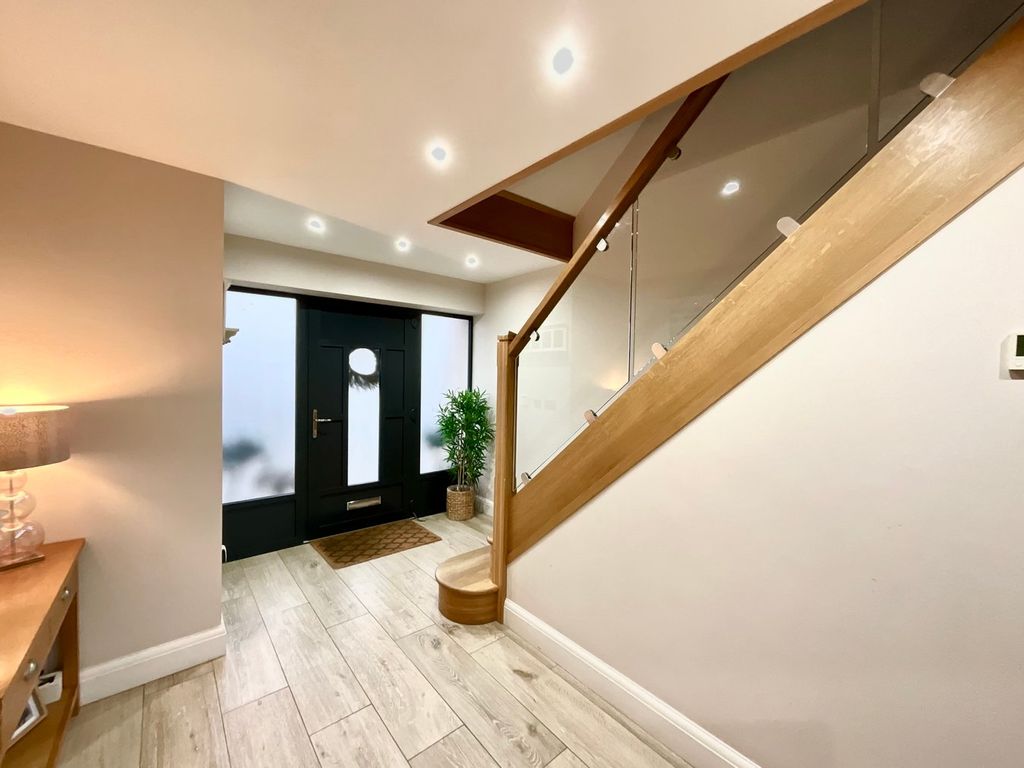 Property photo 3 of 26