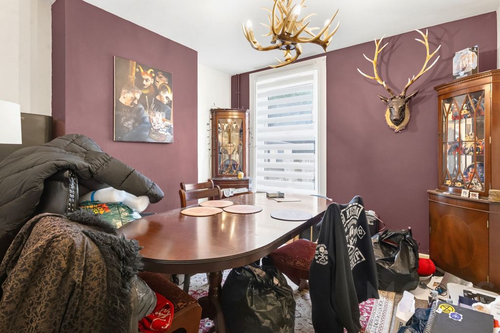 Property photo 3 of 10 Photo 4