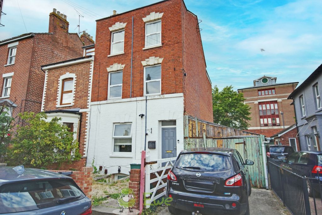 Property photo 1 of 7 Front