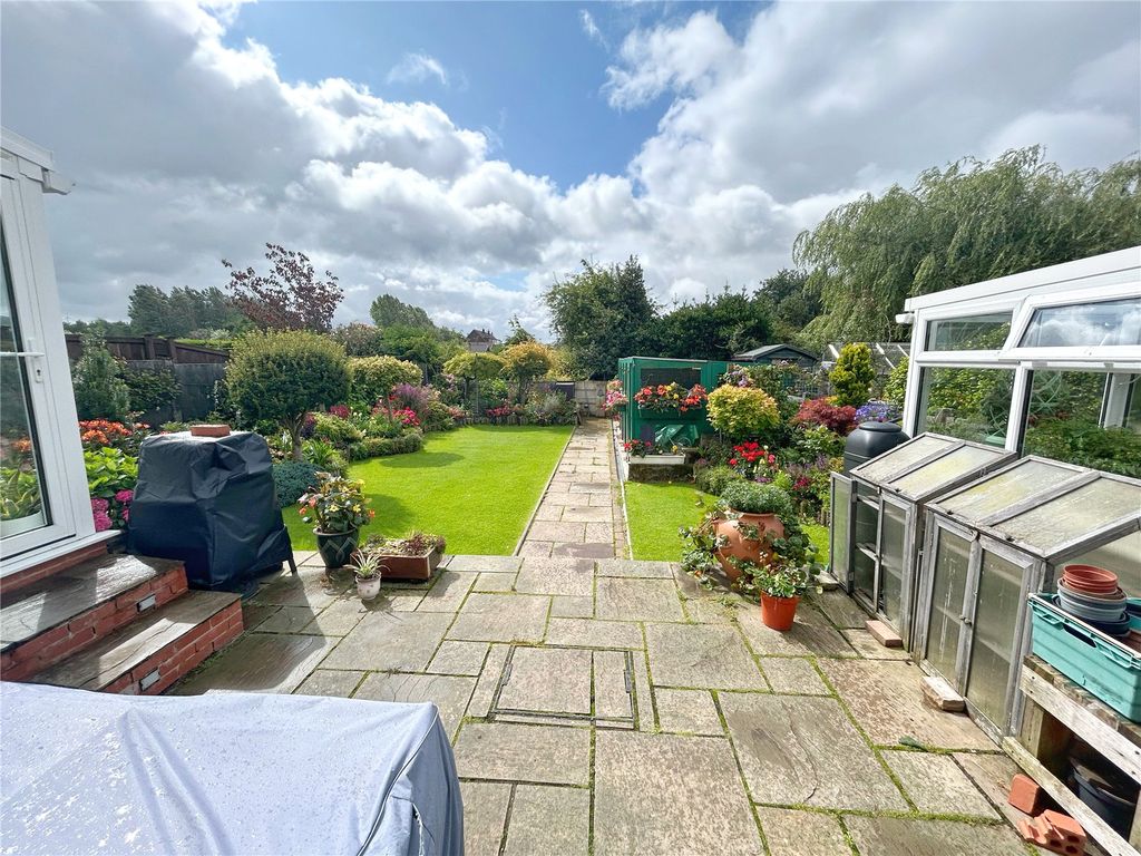 Property photo 2 of 22 Stunning Garden