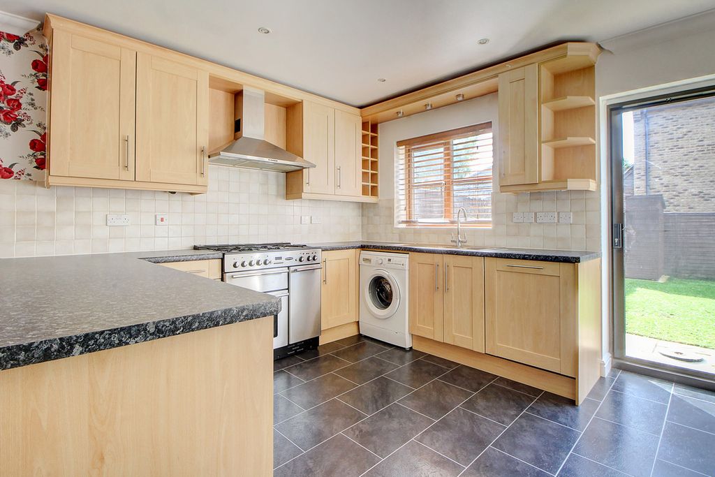 Property photo 3 of 23