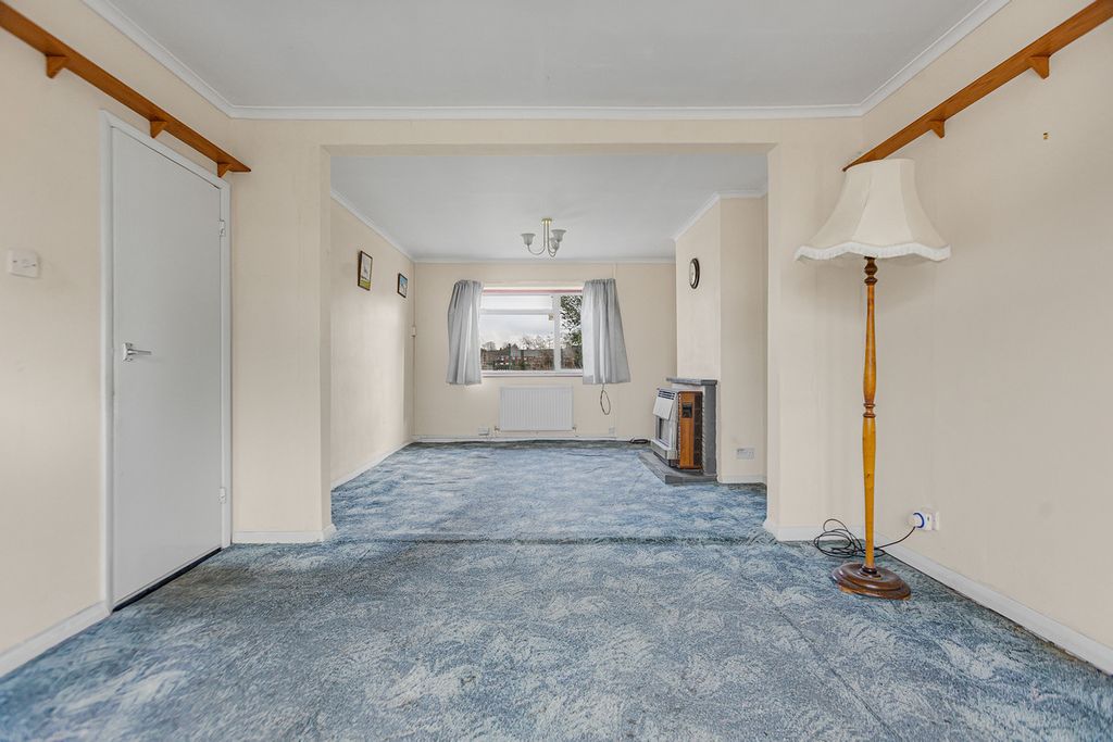 Property photo 2 of 25