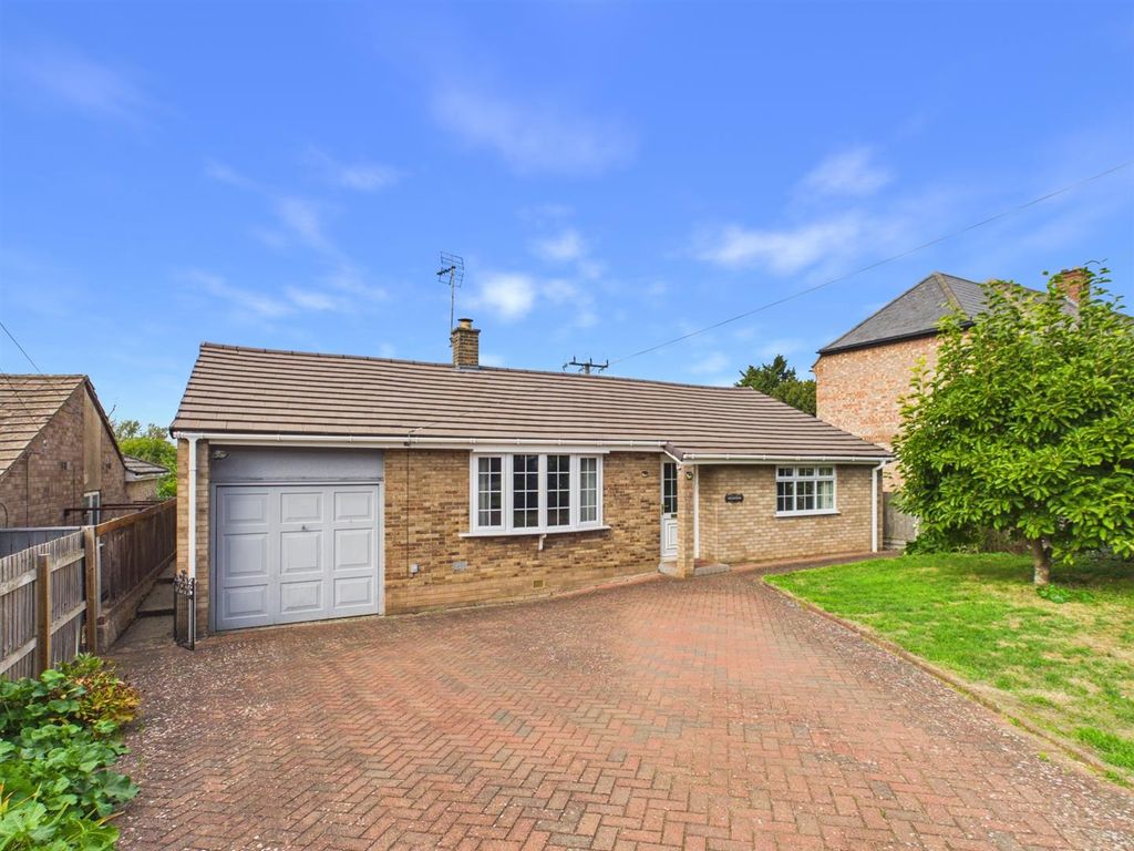 Property photo 1 of 13 Toll Bar, Great Casterton