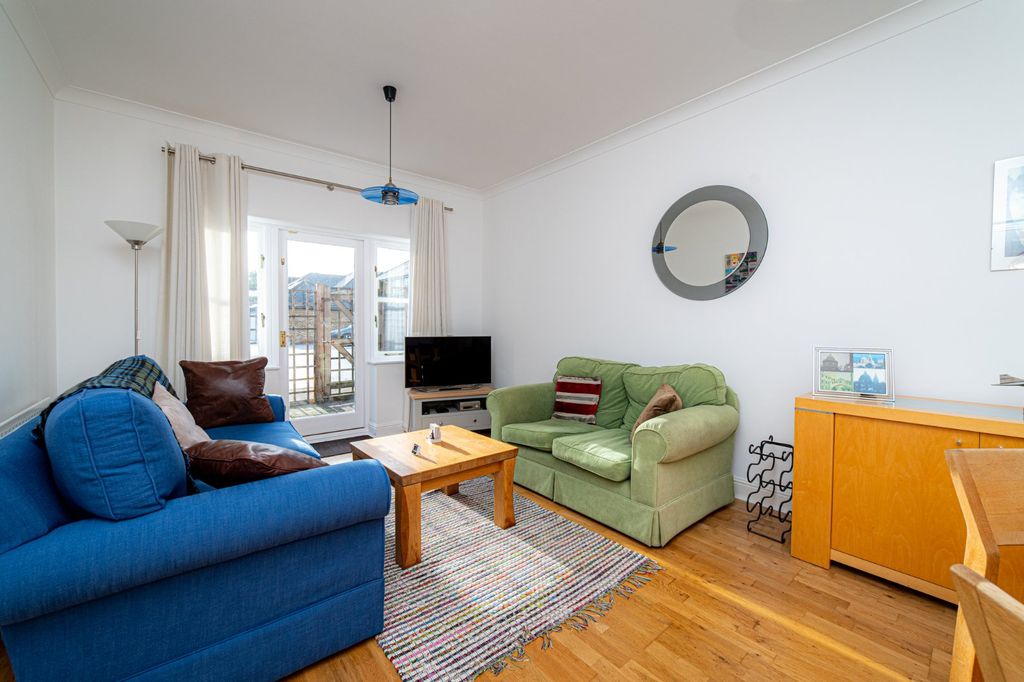 Property photo 2 of 12 Picture 2