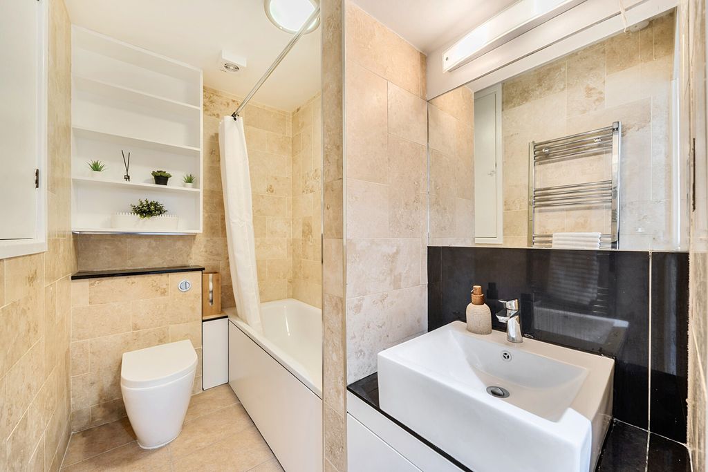 Property photo 3 of 20 Bathroom