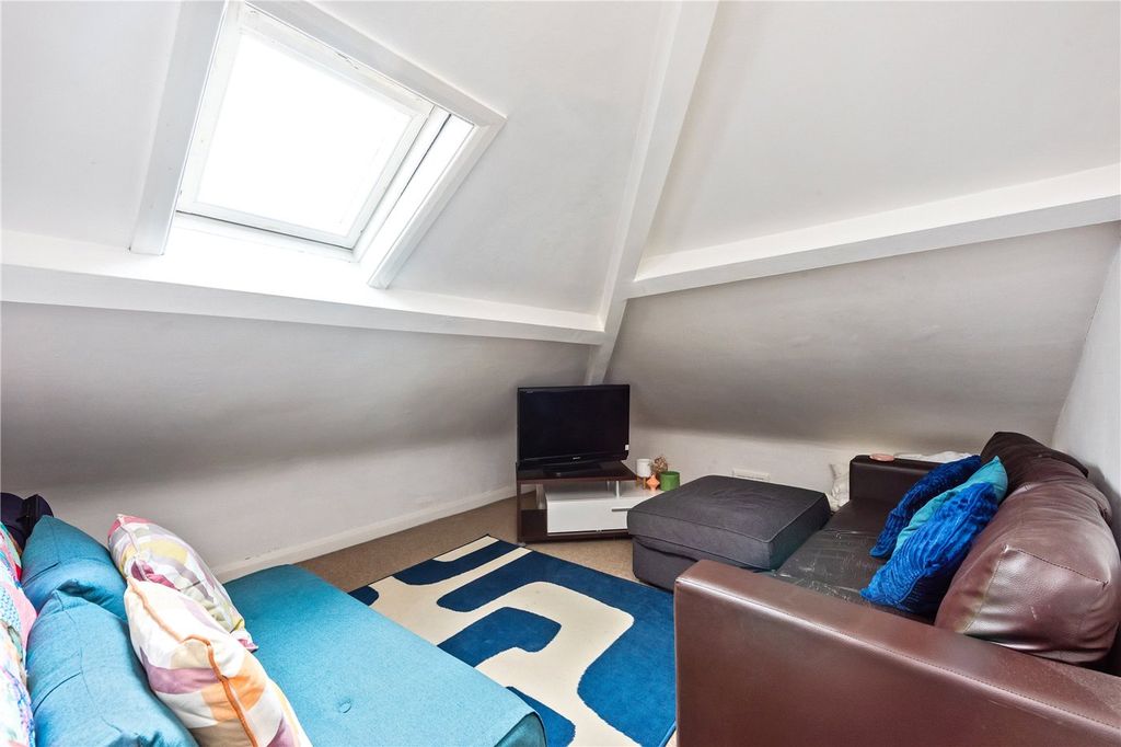 Property photo 3 of 11 Picture No. 12