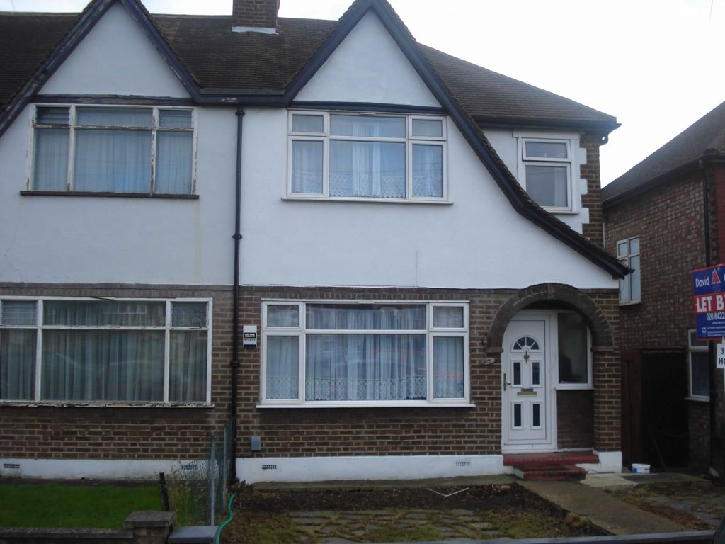 Property photo 1 of 20 Semi-Detached Family Home To Rent In The Fairway In Northolt