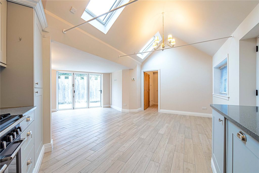 Property photo 3 of 11 Picture No. 34