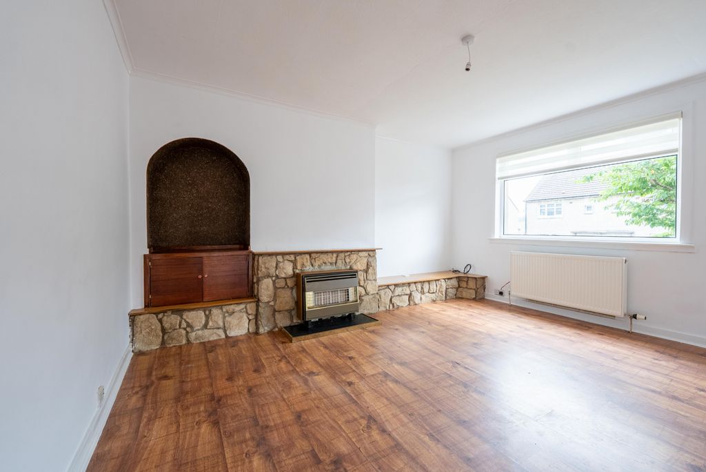 Property photo 2 of 32 Gallery