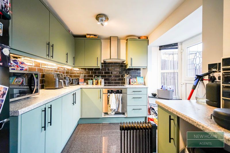 Property photo 3 of 16 Photo 7