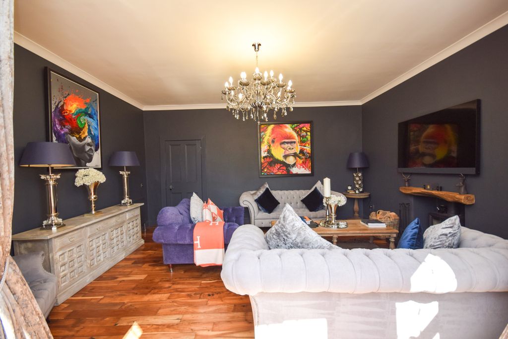 Property photo 3 of 31