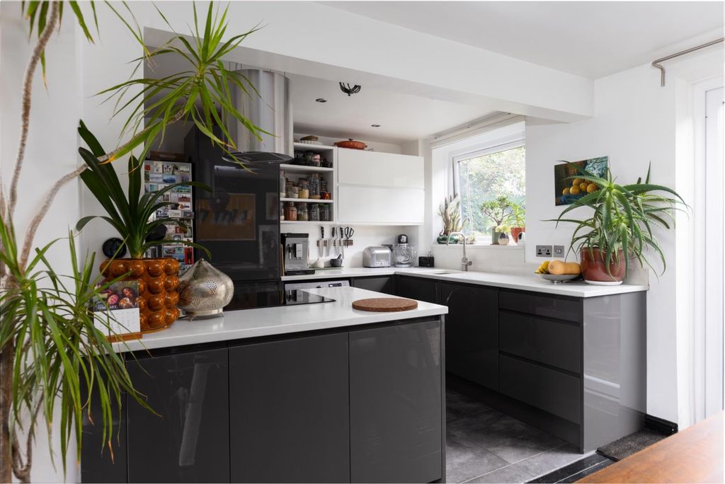 Property photo 3 of 35 81 Willis Road, Bs15 4Sw-26.Jpg